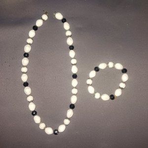 Vintage Matching Women's Necklace and Bracelet Set